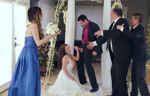 Блядина спалилась изменой перед своим женихом в день свадьбы и не засмущалась даже